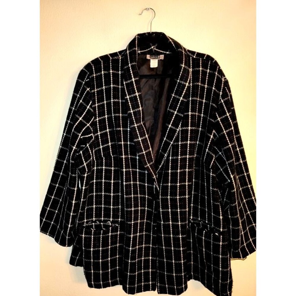 Women's Maggie Barnes 100% Acrylic Black Plaid Lightweight Jasket Size 4X